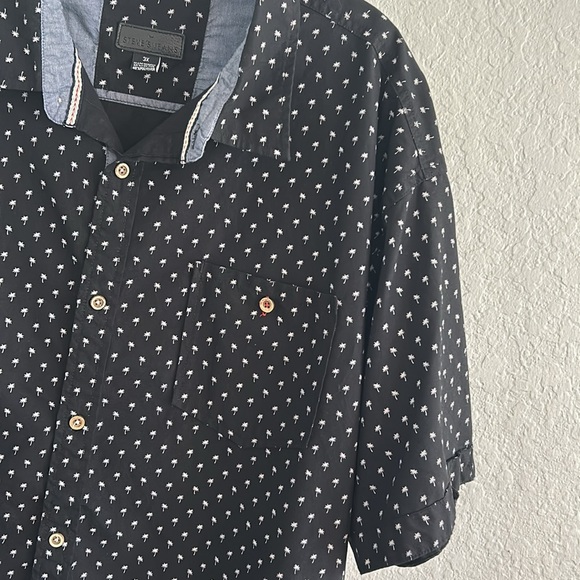 Men’s palm tree print button down - Picture 3 of 6